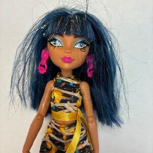 Monster High Cleo De Nile Doll 2021 Mattel Mummy Egyptian Outfit Gold Boots